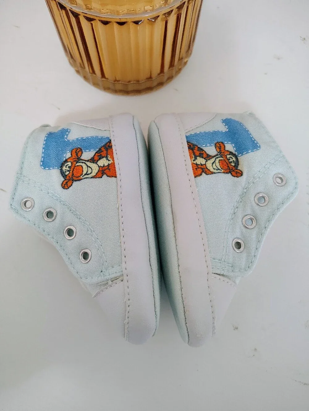 Vintage WINNIE THE POOH Light Blue Tigger Canvas Baby Sneakers Size 3